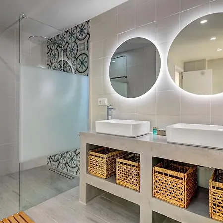 Terrace On The Sea * Callao Salvaje