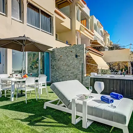 Terrace On The Sea דירה